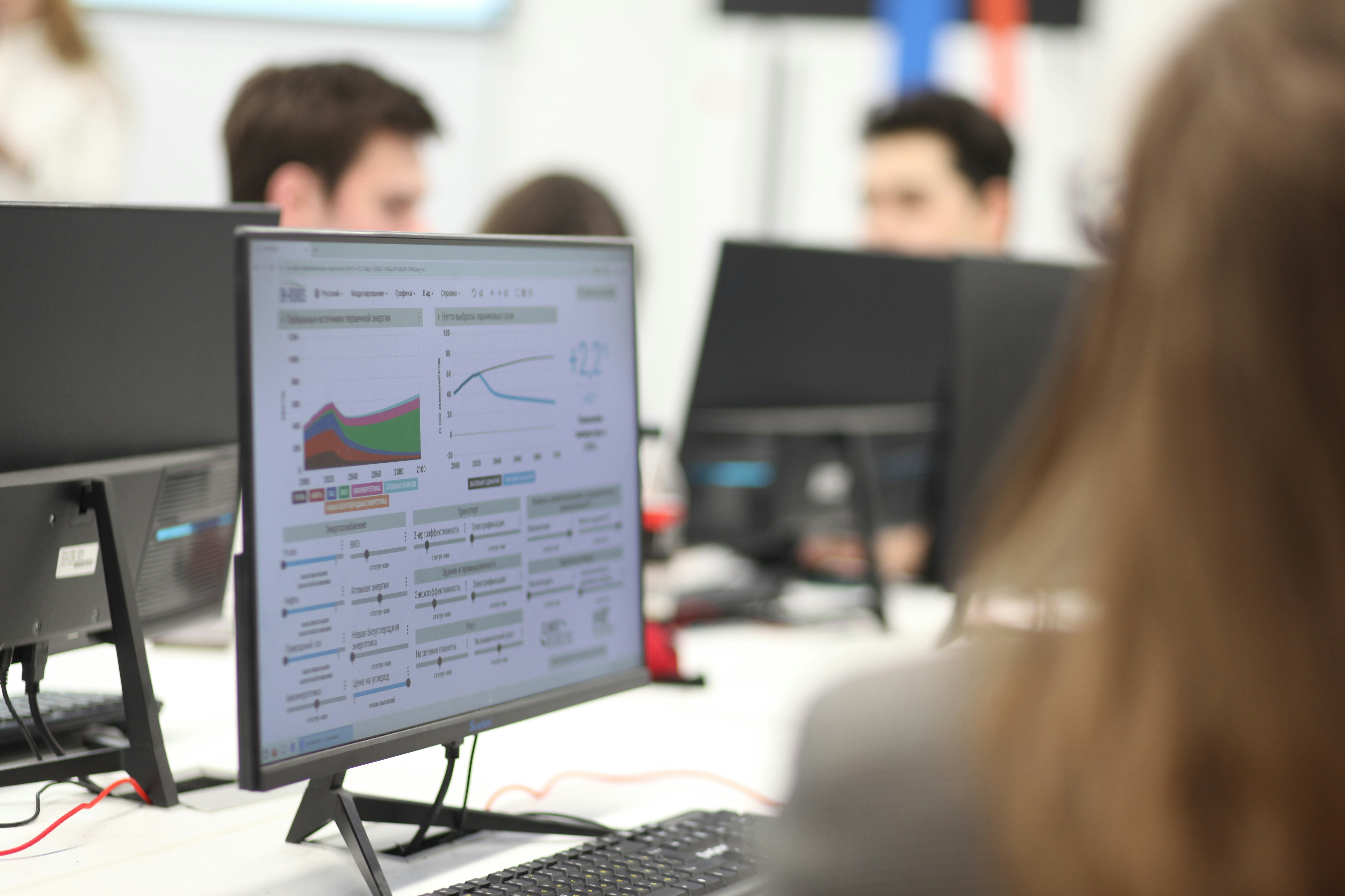 Digitalisasi HR: Mengapa Perusahaan Tidak Cukup Hanya Mengganti Spreadsheet